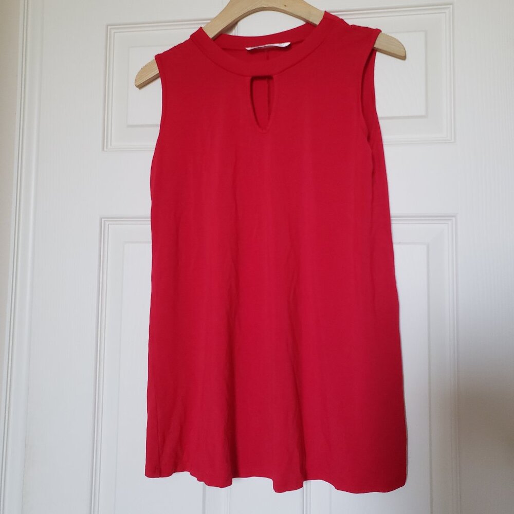 Kiki LaRue Women's Red Sleeveless Top - Size Small - EUC